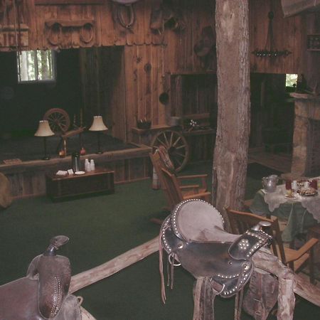Arrowmont Stables & Cabins Cullowhee Exterior foto